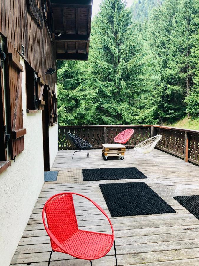 Chalet en pleine nature avec 2 appartements pour 6 ou 8 qui peuvent être réunis en 1 pour 14 personnes Saint-Gervais-les-Bains Extérieur photo