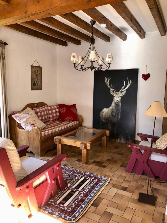 Chalet en pleine nature avec 2 appartements pour 6 ou 8 qui peuvent être réunis en 1 pour 14 personnes Saint-Gervais-les-Bains Extérieur photo
