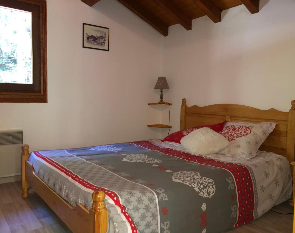 Chalet en pleine nature avec 2 appartements pour 6 ou 8 qui peuvent être réunis en 1 pour 14 personnes Saint-Gervais-les-Bains Extérieur photo