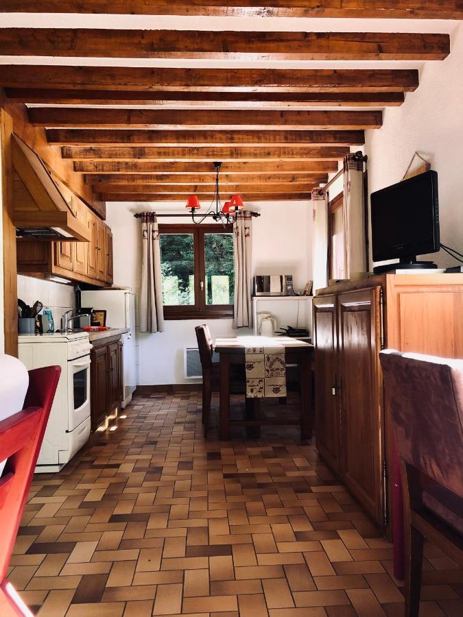 Chalet en pleine nature avec 2 appartements pour 6 ou 8 qui peuvent être réunis en 1 pour 14 personnes Saint-Gervais-les-Bains Extérieur photo