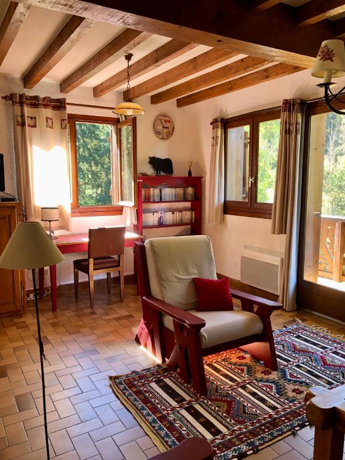 Chalet en pleine nature avec 2 appartements pour 6 ou 8 qui peuvent être réunis en 1 pour 14 personnes Saint-Gervais-les-Bains Extérieur photo