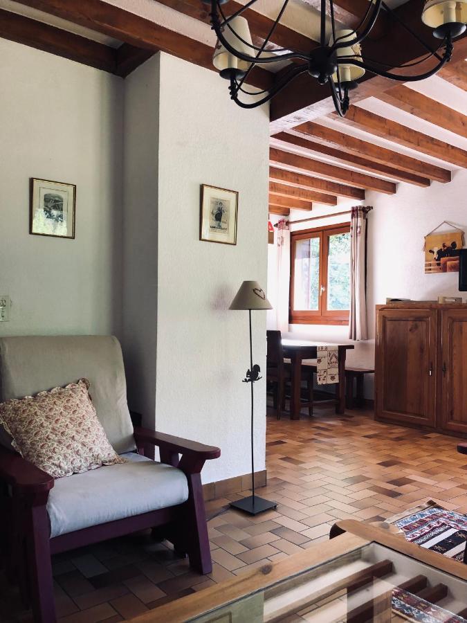 Chalet en pleine nature avec 2 appartements pour 6 ou 8 qui peuvent être réunis en 1 pour 14 personnes Saint-Gervais-les-Bains Extérieur photo