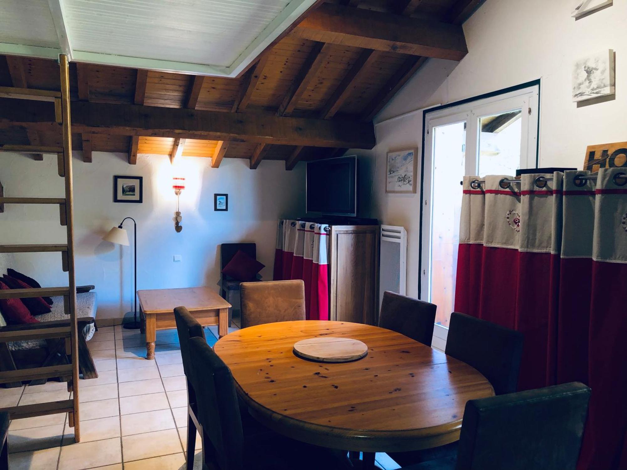 Chalet en pleine nature avec 2 appartements pour 6 ou 8 qui peuvent être réunis en 1 pour 14 personnes Saint-Gervais-les-Bains Extérieur photo