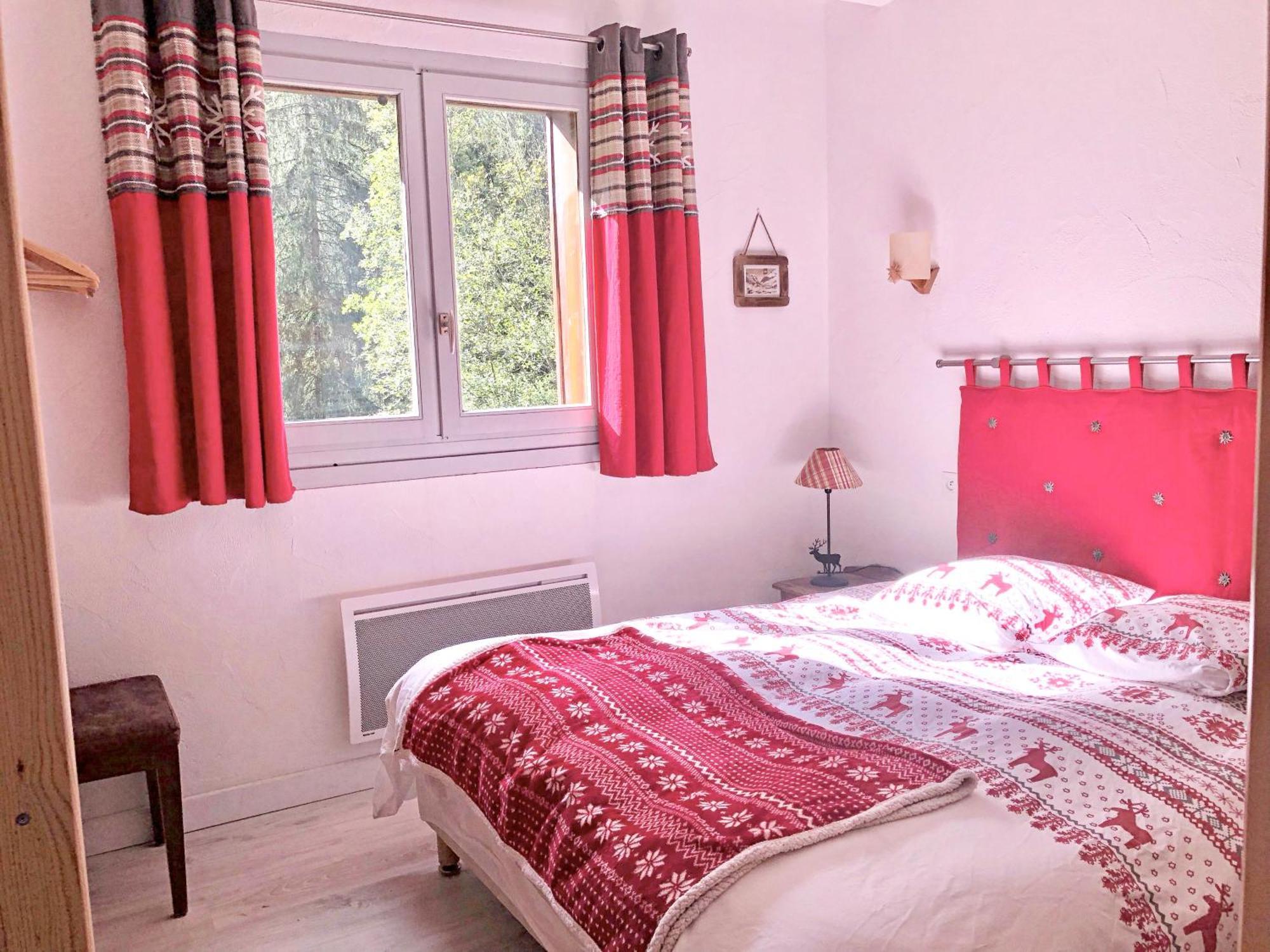 Chalet en pleine nature avec 2 appartements pour 6 ou 8 qui peuvent être réunis en 1 pour 14 personnes Saint-Gervais-les-Bains Extérieur photo